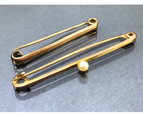 Two 9ct Gold Bar Brooches one set with a Pearl, the largest approx 52mm &amp; total weight 3.8g