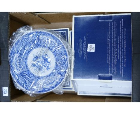 A collection of Boxed Spode Blue Room Traditions Caramanian &amp; similar Dresser Plates: 