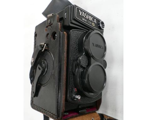 Yashica Mat 124 G TLR Film Camera: cased with hood