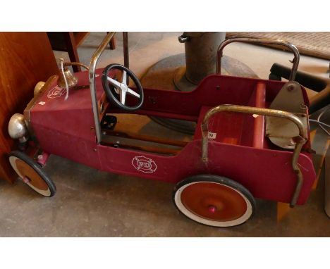 20th century Tin Fire Engine: in need of repair