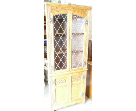 Light Oak Glazed Corner Unit: height 67cm