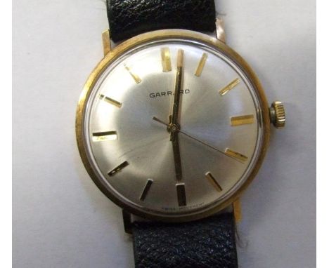 9ct Gold Garrards Gents Wristwatch with silvered dial, gilt baton markers, gilt hands with sweep seconds hand, 17 jewel movem