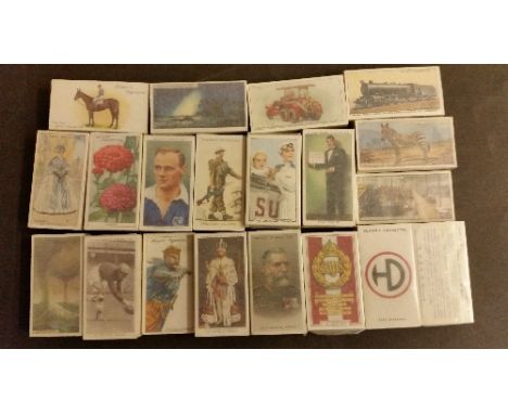 MIXED, complete (20), inc. Churchman (3), The King's Coronation, Association Footballers, In Town To-Night; Gallaher (2), Sho