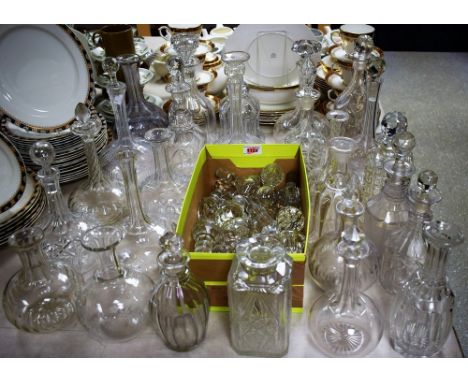 A Victorian clear glass decanter and stopper; others similar, Victorian and later; large qty, some spare stoppers