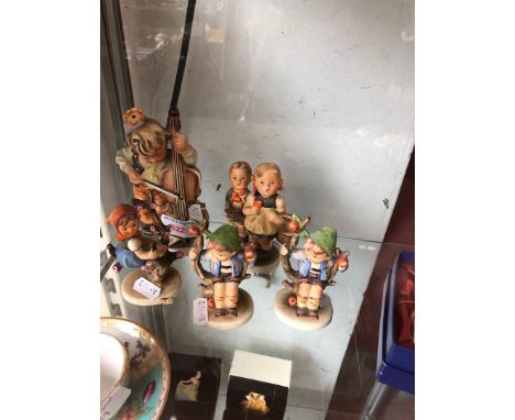 4 Hummel figures and 1 similar 