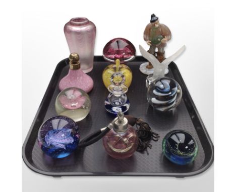 A group of glass paperweights including Caithness Wallace Sanders pink iridescent glass vase, dated 1986, atomizer, etc. 