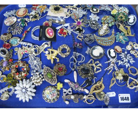 A Selection of Costume Brooches, including floral, cameo style, Celtic style, diamanté, etc:- One Tray