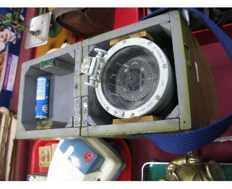 Military Type 06A Hand Held Illuminated Compass, Ref No. 6B / 1248, in wooden transit box.