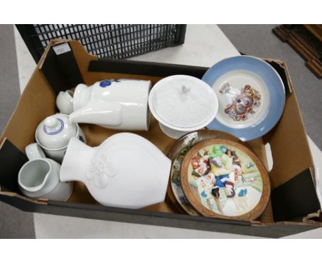 A mixed collection of items to include: Keiser white wear, Wedgwood Tea Pot, Royal Doulton Plate etc 