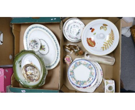 A mixed collection of item to include: Wedgwood Platters, Royal Worcester Evesham Casserole dish, decorative plates, ornament