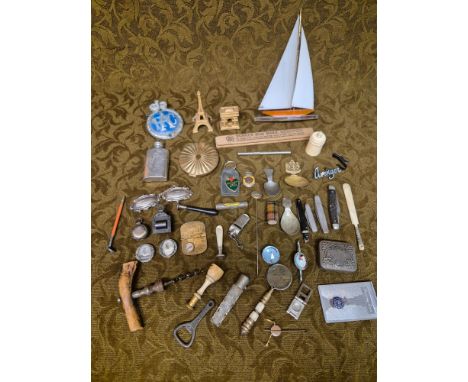 Tray lot of mixed bygones and collectables including pen knives, caddy spoons, seals, corkscrews, small silver portrait frame