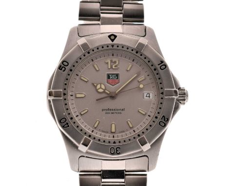 Tag Heuer - Gentleman's Professional stainless steel bracelet watch, model 2000, the silvered dial with luminous baton hour m