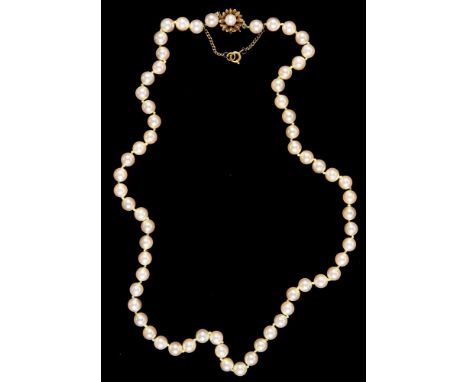 A CULTURED PEARL NECKLACE WITH SILVER CLASP, 54 CM L, MARKED 925++GOOD CONDITION