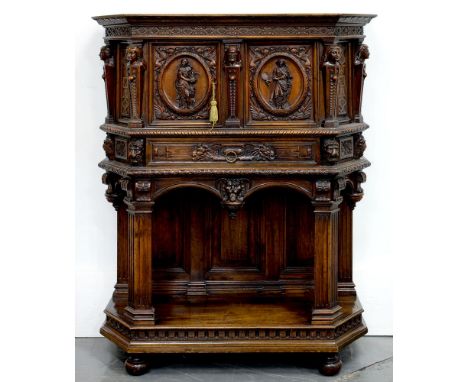 A NORTH EUROPEAN CARVED WALNUT BUFFET, LATE 19TH OR EARLY 20TH C, 146CM H; 116 X 52CM 