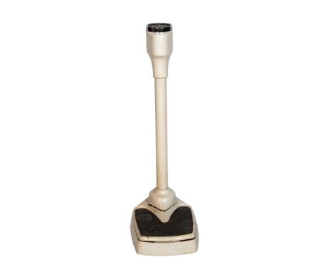 Vintage scale boasting a robust 300lb. capacity. Crafted in timeless white enamel, it not only serves as a functional weight-