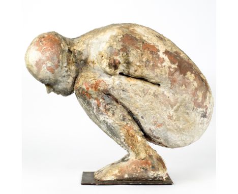 Lieven DEMÜNTER (1962), ceramic sculpture of a crouching man 'Kislev'Lieven DEMÜNTER (1962), beeld in keramiek gehurkte man '