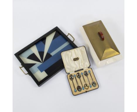 Lot Art Deco, biscuit tin with gilded lid Villeroy &amp; Boch, set of English silver spoons with enamel ALDRED &amp; SON, mar
