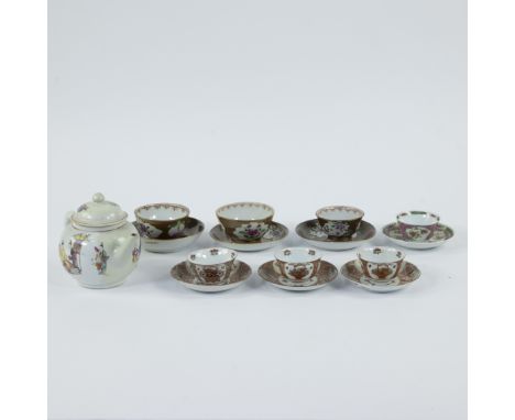 7 teacups, saucers and a teapot, China, 18th century7 theekopjes, schoteltjes en een theepot, China, 18e eeuw12.5 x 19 x 11 c