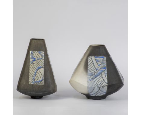 Etienne DEWULF (Sint-Amandsberg/Ghent), lot of 2 ceramic vases, signedEtienne DEWULF (Sint-Amandsberg/Gent), lot van 2 vazen 