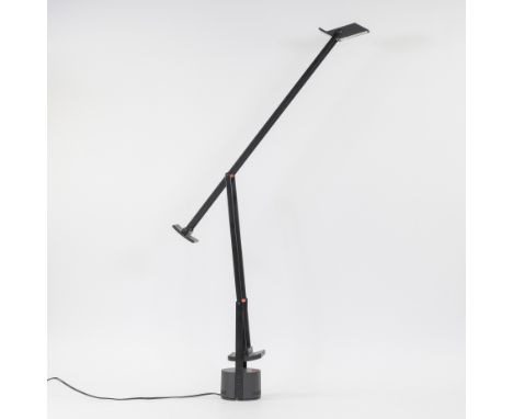 Vintage 'Tizio' adjustable aluminium table lamp by Richard Sapper for Artemide, markedVintage 'Tizio' verstelbare aluminium t