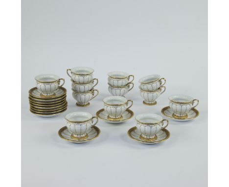 12 piece porcelain coffee service MEISSEN, marked12 delig porseleinen koffieservies MEISSEN, gemerktDiam. 12 cm / 6 x 9.5 x 6