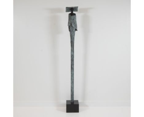 Karel ZIJLSTRA (1958), bronze sculpture Woman with headdress, numbered 1/1 and monogrammed KZKarel ZIJLSTRA (1958), sculptuur