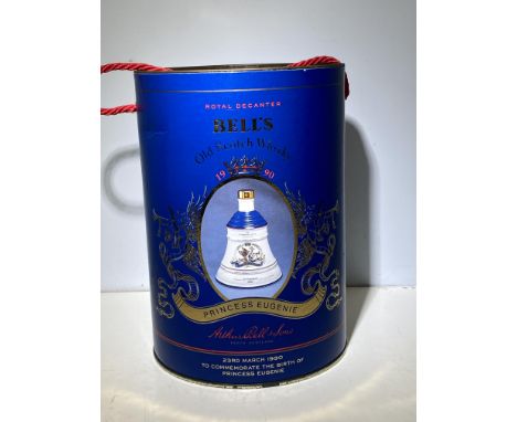 Royal decanter bell old scotch whiskey 1990 to commemorate the birth of princess Eugenie sealed &amp; unopened 