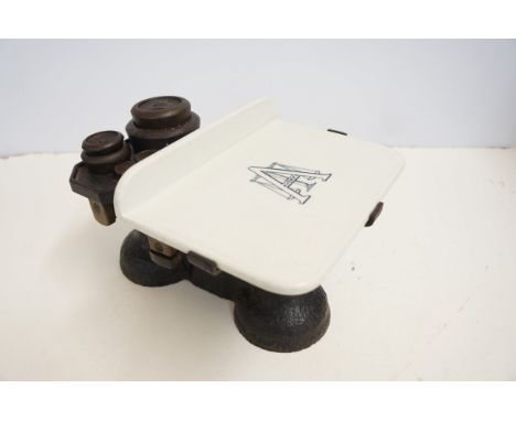 Averys scales with ceramic bed &amp; weights 