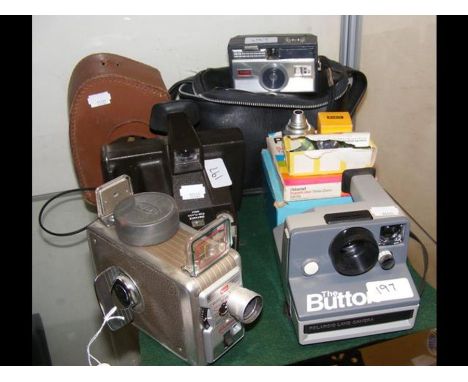 Vintage cameras, including Kodak and others 