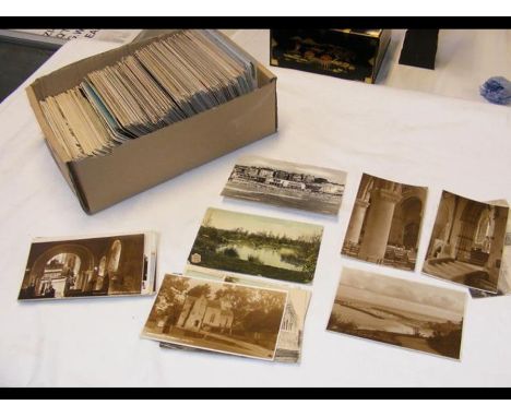 A collection of around 500 vintage topographical postcards of Hampshire, The Isle of Wight and Dorset