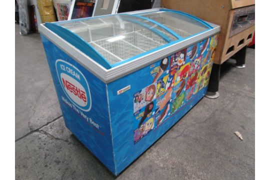 hello kitty mini refrigerator