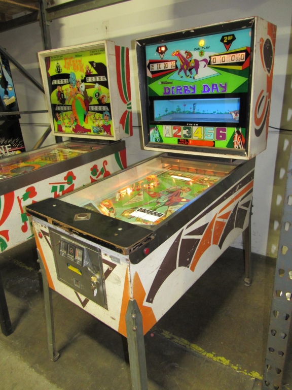 DERBY DAY CLASSIC PINBALL MACHINE WILLIAMS Item is in used condition