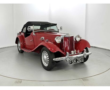 Registration: FSK265  VIN: TD11030EXLNA  Mileage Showing: 28,000  Transmission: Manual  MOT: 18/12/2024Showing just 3 former 