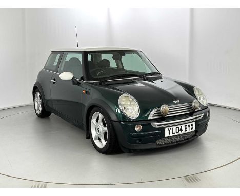 Registration: YL04BYX  VIN: WMWRC32000TG47512  Mileage Showing: 102,000  Transmission: Manual  MOT: NoFirst registered July 2