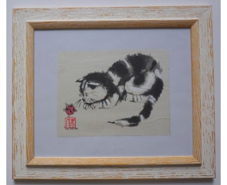 asiatische/r Künstler/in, "Katze mit Marienkäfer", 2. Hälfte 20. Jh., Aquarell/Papier u.l. signiert, Blattmaß HxB 14,8x19cm