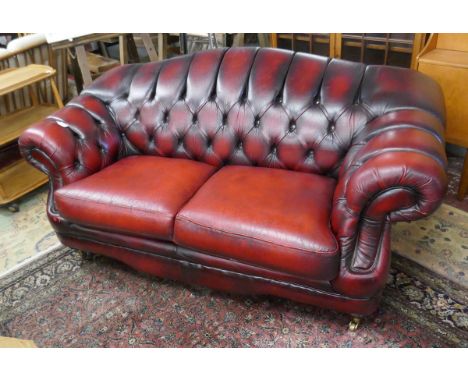 Good quality ox-blood red leather Chesterfield sofa -&nbsp;L: 180cm W: 88cm H: 86cm approx
