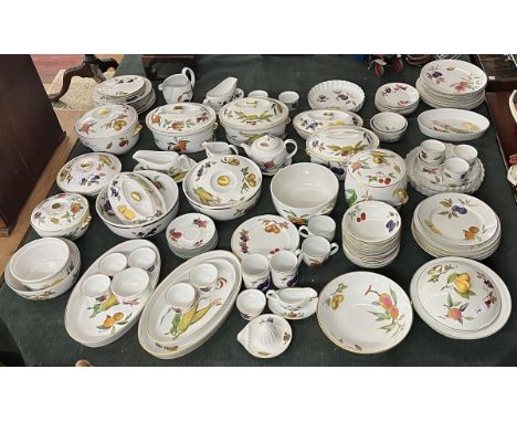 Large collection of mostly Royal Worcester Evesham pattern 