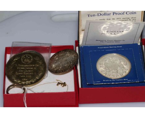 1975 silver proof Barbados 10 dollar, 1780 silver thaler, two coins, 9 carat gold ring and 'E' pendant (6).