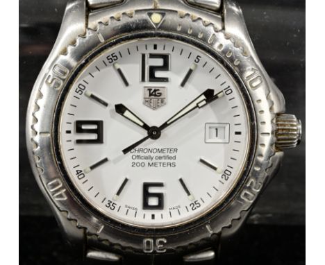 TAG HEUER - CHRONOMETER, Herrenarmbanduhr, Stahl, zentrale Sekunde, Datum auf der "3", originales Gliederarmband mit Faltschl