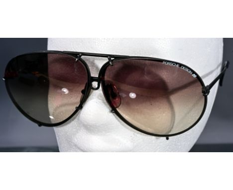 CARRERA Sonnenbrille im orig. Etui, Porsche - Design, Vintage- Brille der wohl 1970er/ 80er Jahre. Guter, getragener Erhalt.