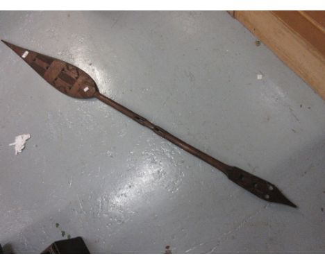 South Seas carved and etched hardwood paddle CONDITION REPORT Weight is 862g and it is 65ins long. Sorry, we do not have any 