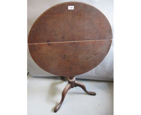 18th Century oak circular pedestal table on a tripod base