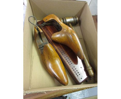 Pair of antique shoe trees, a cribbage board with pegs and a large wooden gavel