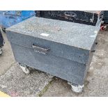 Armorgard steel tool store c/w keys EXP4988