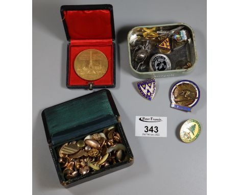 Bag of assorted gilt metal gents cufflinks, studs, etc. some in mother of pearl, cased medallion souvenir La Tour Eiffel 1889