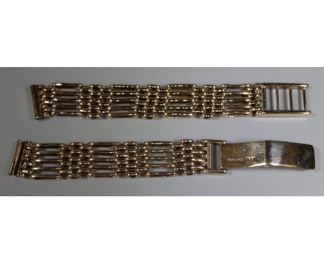 9ct gold gate watch bracelet in two pieces. Approx weight 14 grams. (B.P. 21% + VAT)This is a watch strap, closure is fine.