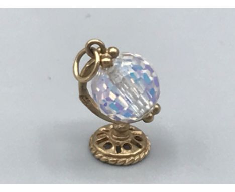 9ct gold globe of the world charm 1.6g
