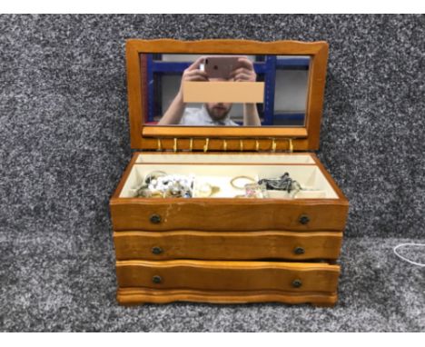 Vintage 2 drawer jewellery chest containing a small amount of costume jewellery