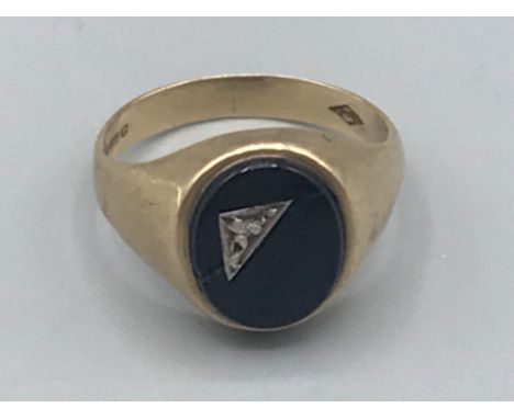 Vintage 9ct gold and diamond oynx signet ring size Q , 3.7g