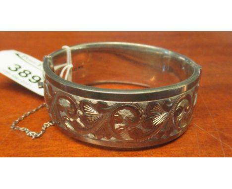 Silver engraved bangle. Approx weight 1.9 oz.